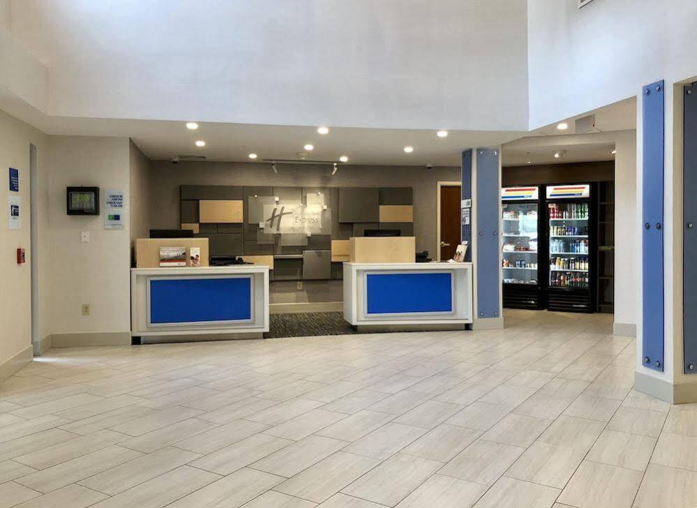 Holiday Inn Express Great Barrington By Ihg Exterior foto